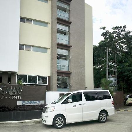 Galaxy Hotel Yangon Bagian luar foto